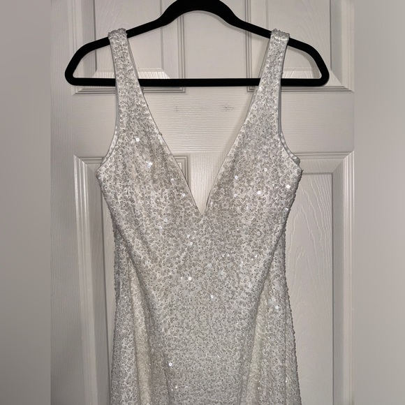 👗 NWT! Mac Duggal White Sequin & Bead Dress - Picture 6 of 16